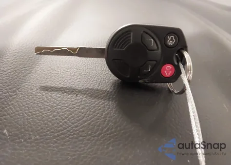 2014 Ford Focus Se z USA, uszkodzony, nr VIN 1FADP3K25EL299977